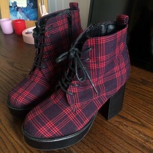Plaid Lace-Up Platform Ankle Boots